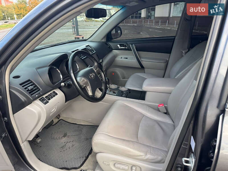 Внедорожник / Кроссовер Toyota Highlander 2008 в Днепре