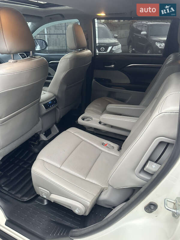 Внедорожник / Кроссовер Toyota Highlander 2014 в Харькове фото 29 Внедорожник / Кроссовер Toyota Highlander 2014 в Харькове