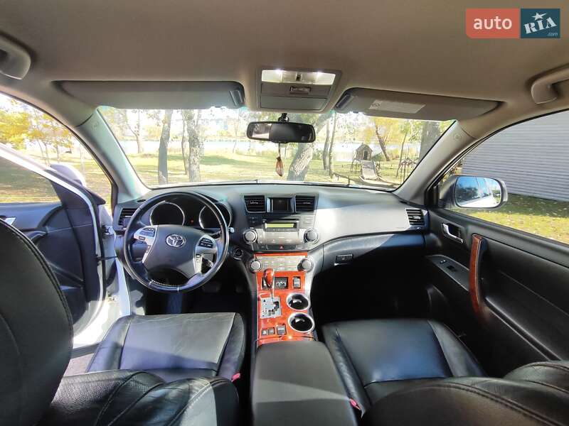 Внедорожник / Кроссовер Toyota Highlander 2010 в Киеве фото 18 Внедорожник / Кроссовер Toyota Highlander 2010 в Киеве