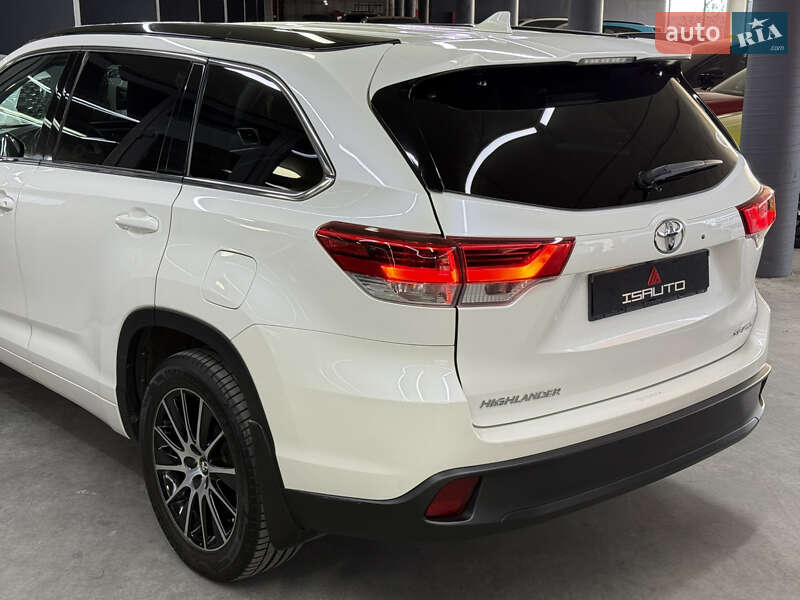 Внедорожник / Кроссовер Toyota Highlander 2018 в Одессе фото 12 Внедорожник / Кроссовер Toyota Highlander 2018 в Одессе