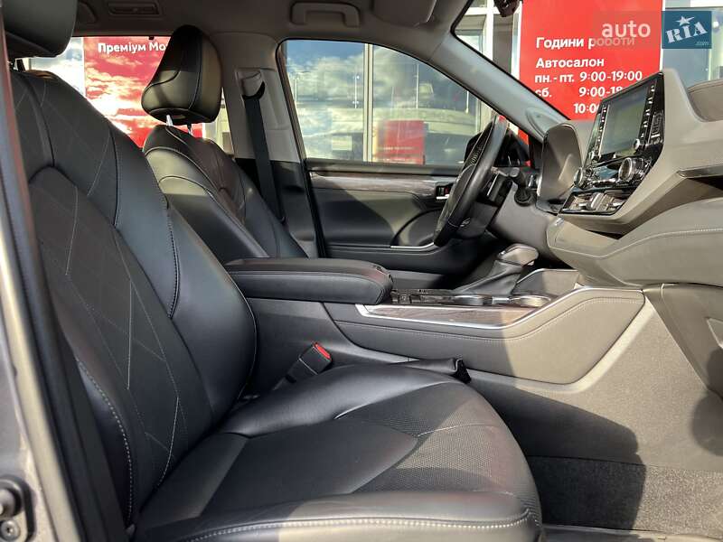 Позашляховик / Кросовер Toyota Highlander 2022 в Вінниці