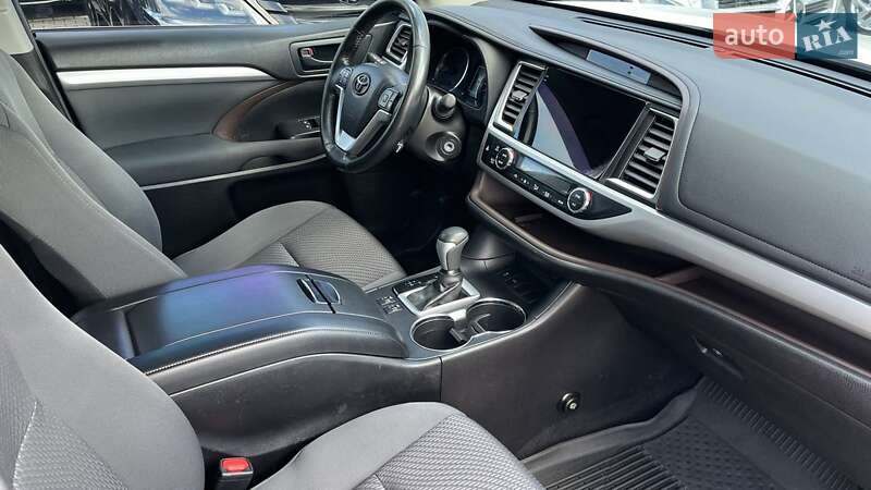 Внедорожник / Кроссовер Toyota Highlander 2017 в Хмельницком фото 6 Внедорожник / Кроссовер Toyota Highlander 2017 в Хмельницком