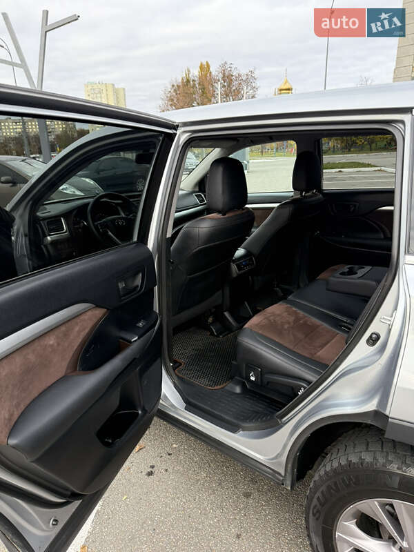 Внедорожник / Кроссовер Toyota Highlander 2014 в Харькове фото 25 Внедорожник / Кроссовер Toyota Highlander 2014 в Харькове