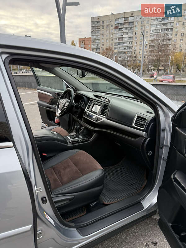 Внедорожник / Кроссовер Toyota Highlander 2014 в Харькове фото 26 Внедорожник / Кроссовер Toyota Highlander 2014 в Харькове