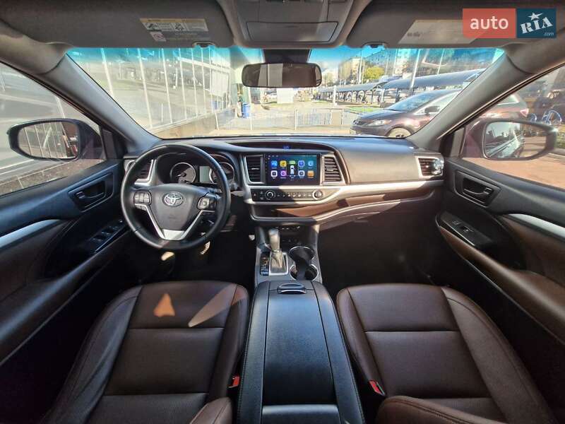 Внедорожник / Кроссовер Toyota Highlander 2018 в Киеве