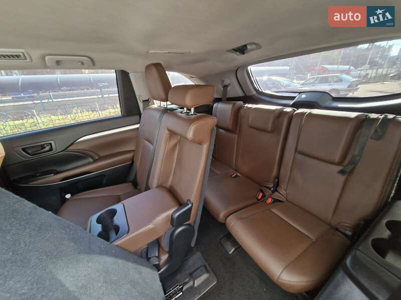 Внедорожник / Кроссовер Toyota Highlander 2018 в Киеве