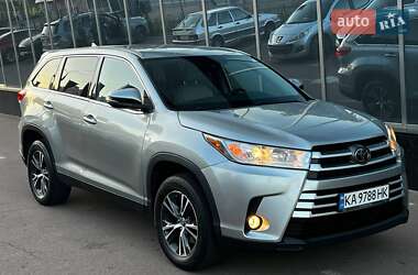 Позашляховик / Кросовер Toyota Highlander 2019 в Києві
