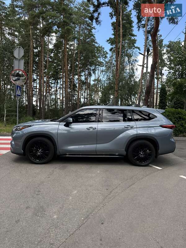 Позашляховик / Кросовер Toyota Highlander 2020 в Білогородці