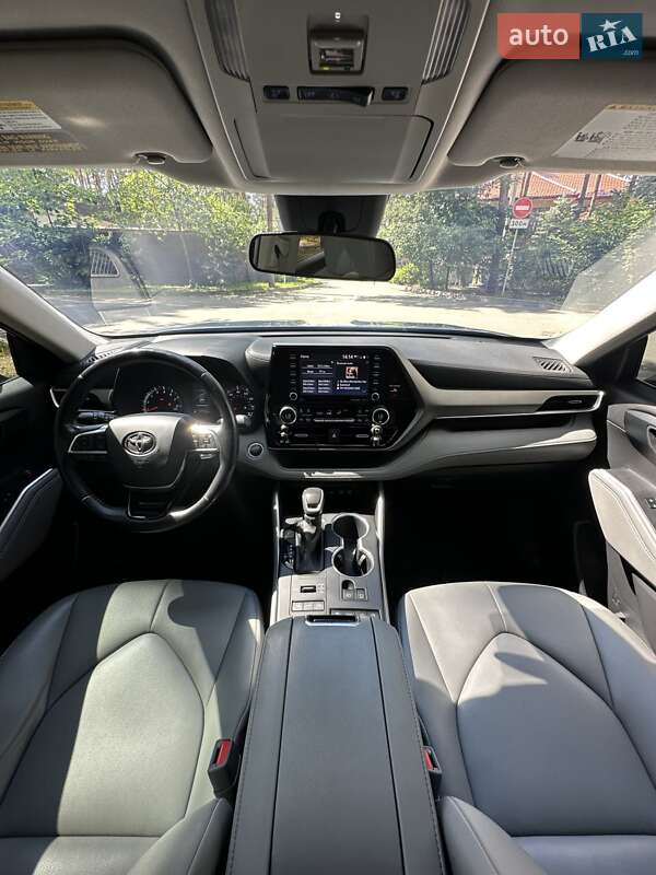 Позашляховик / Кросовер Toyota Highlander 2020 в Білогородці