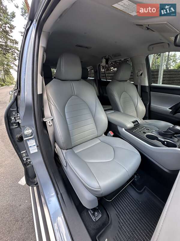 Позашляховик / Кросовер Toyota Highlander 2020 в Білогородці