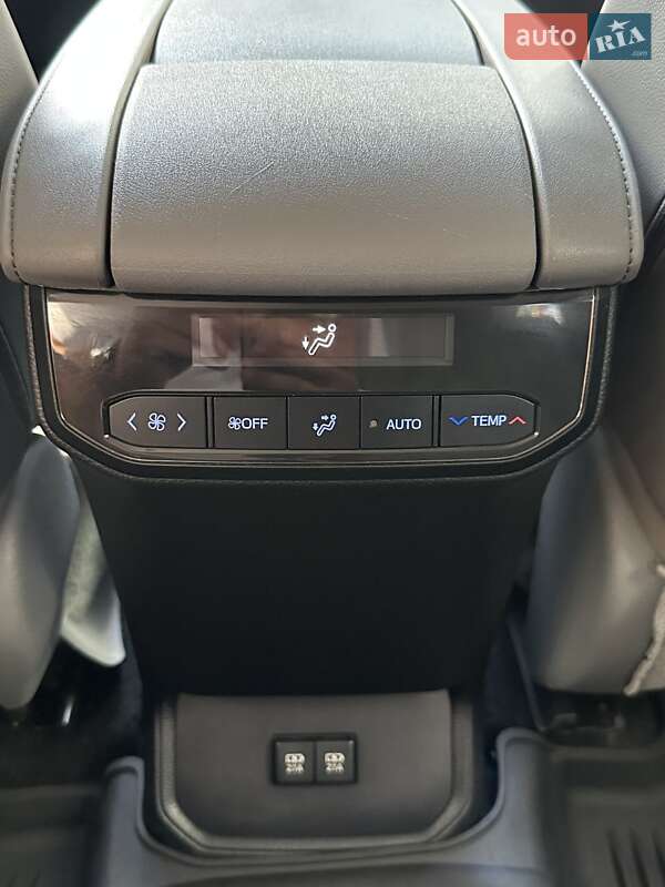 Позашляховик / Кросовер Toyota Highlander 2020 в Білогородці