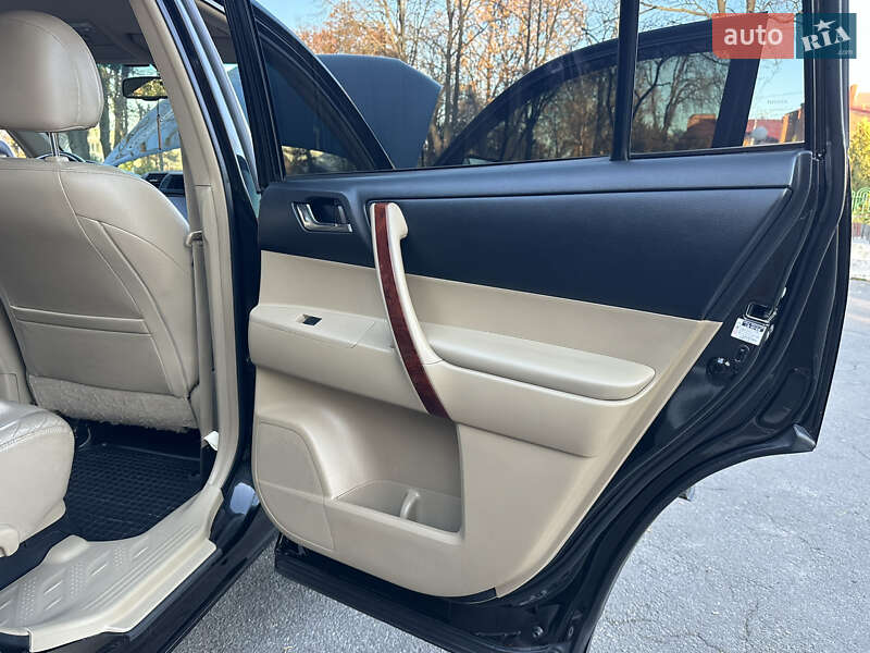 Позашляховик / Кросовер Toyota Highlander 2011 в Вінниці