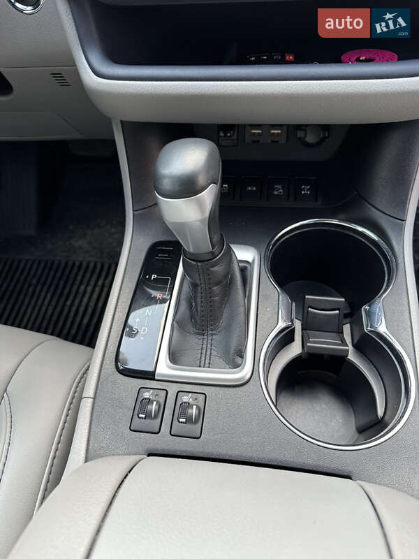 Внедорожник / Кроссовер Toyota Highlander 2019 в Харькове