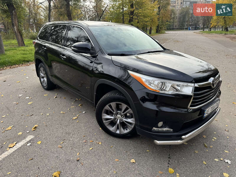 Позашляховик / Кросовер Toyota Highlander 2014 в Кривому Розі