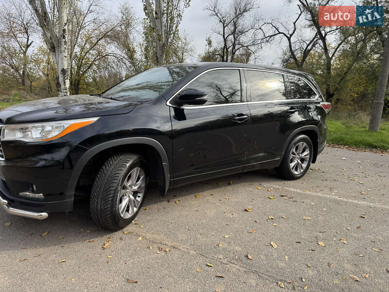Позашляховик / Кросовер Toyota Highlander 2014 в Кривому Розі