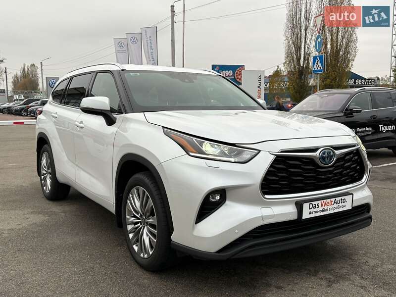 Внедорожник / Кроссовер Toyota Highlander 2023 в Киеве
