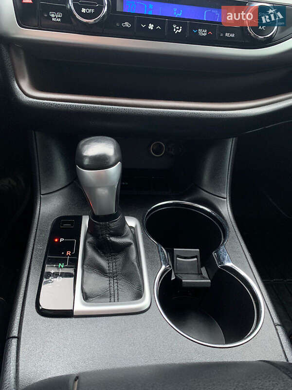 Внедорожник / Кроссовер Toyota Highlander 2015 в Львове фото 19 Внедорожник / Кроссовер Toyota Highlander 2015 в Львове