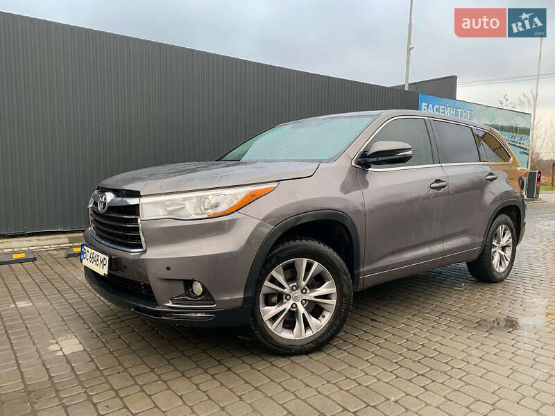 Внедорожник / Кроссовер Toyota Highlander 2015 в Львове фото 27 Внедорожник / Кроссовер Toyota Highlander 2015 в Львове