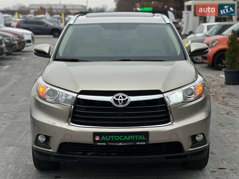 Внедорожник / Кроссовер Toyota Highlander 2016 в Киеве
