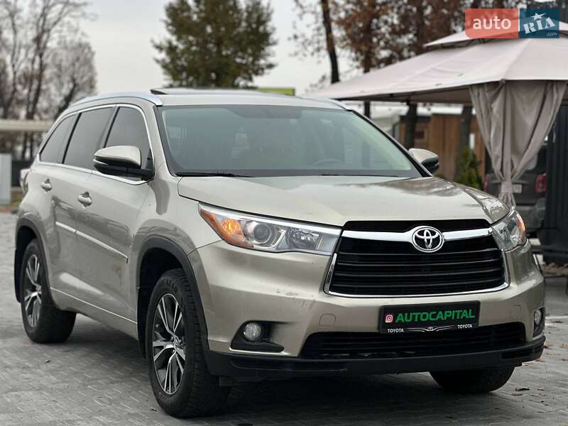 Внедорожник / Кроссовер Toyota Highlander 2016 в Киеве