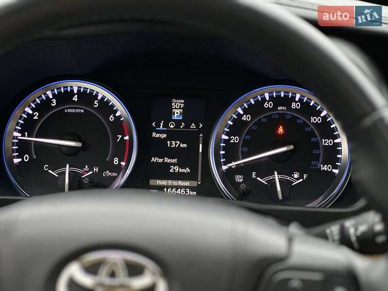 Внедорожник / Кроссовер Toyota Highlander 2016 в Киеве