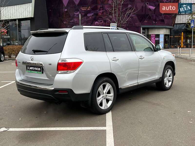 Внедорожник / Кроссовер Toyota Highlander 2011 в Киеве