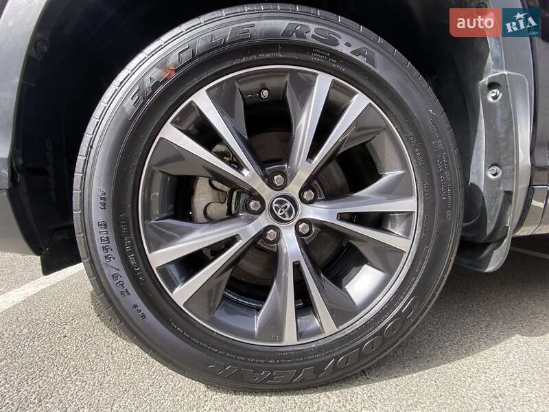 Внедорожник / Кроссовер Toyota Highlander 2018 в Киеве