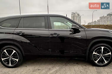 Внедорожник / Кроссовер Toyota Highlander 2021 в Киеве