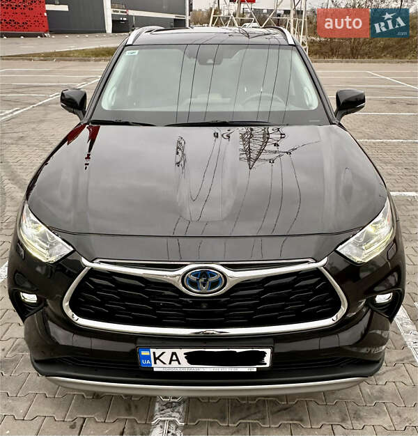 Внедорожник / Кроссовер Toyota Highlander 2021 в Киеве