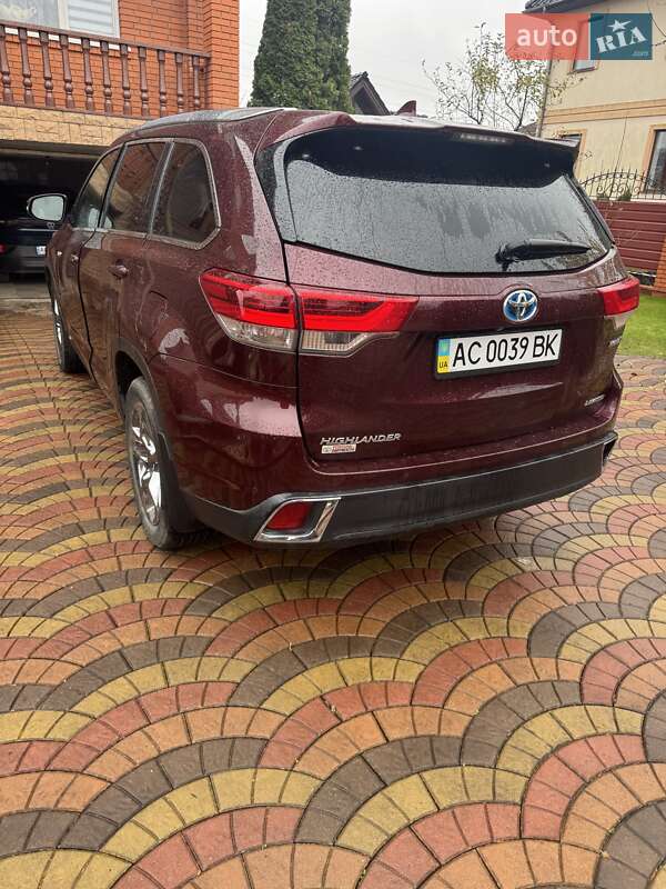 Позашляховик / Кросовер Toyota Highlander 2019 в Луцьку