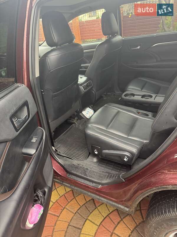 Позашляховик / Кросовер Toyota Highlander 2019 в Луцьку