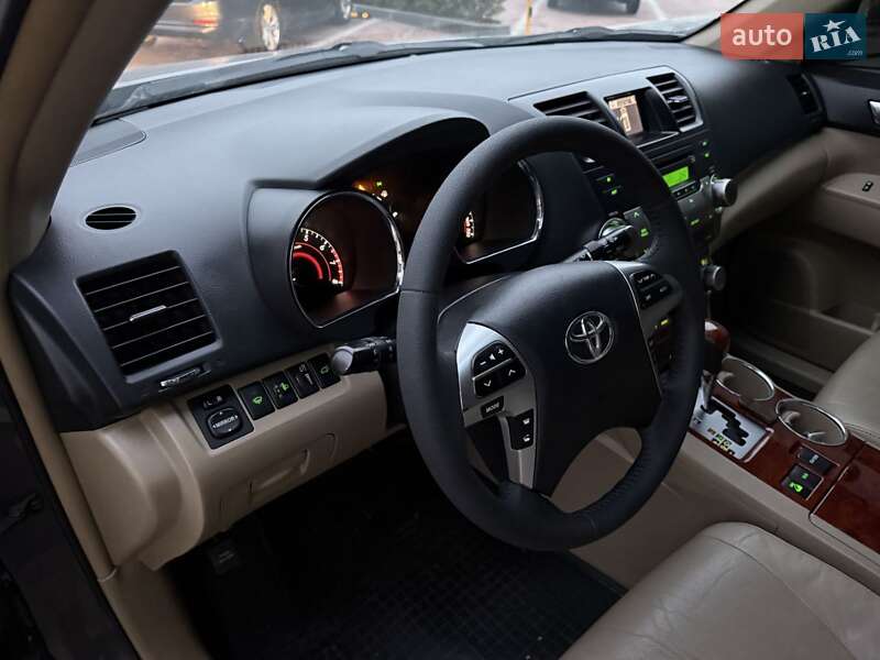 Внедорожник / Кроссовер Toyota Highlander 2011 в Киеве фото 3 Внедорожник / Кроссовер Toyota Highlander 2011 в Киеве