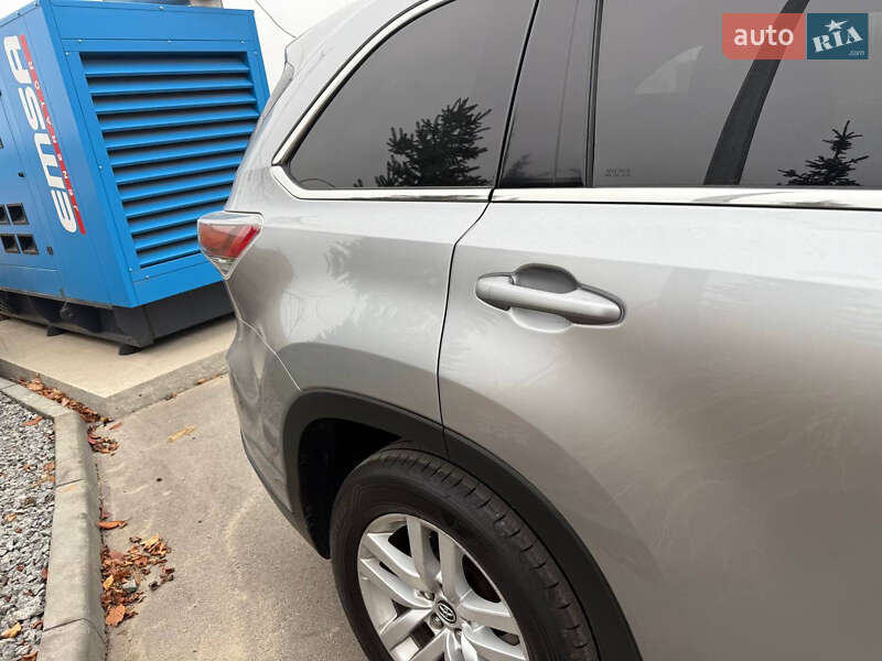 Внедорожник / Кроссовер Toyota Highlander 2016 в Днепре фото 42 Внедорожник / Кроссовер Toyota Highlander 2016 в Днепре