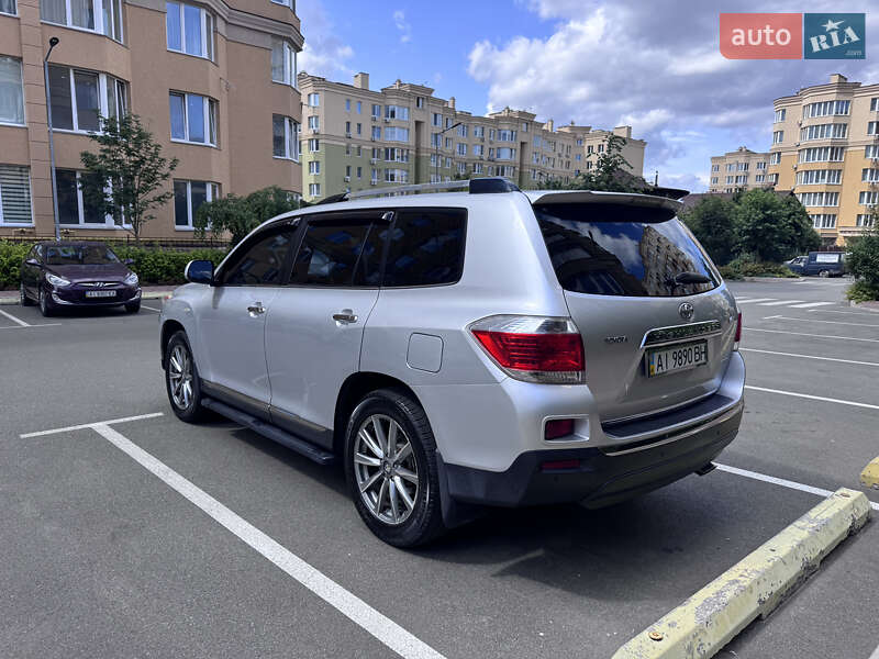 Позашляховик / Кросовер Toyota Highlander 2012 в Софіївській Борщагівці