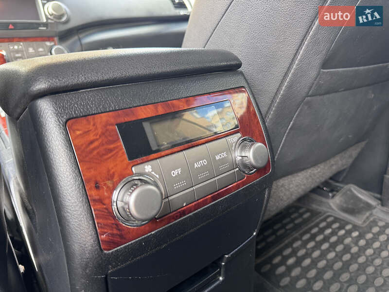 Позашляховик / Кросовер Toyota Highlander 2012 в Софіївській Борщагівці