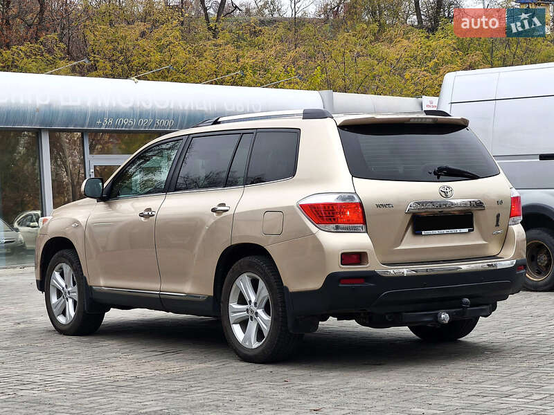 Внедорожник / Кроссовер Toyota Highlander 2011 в Днепре