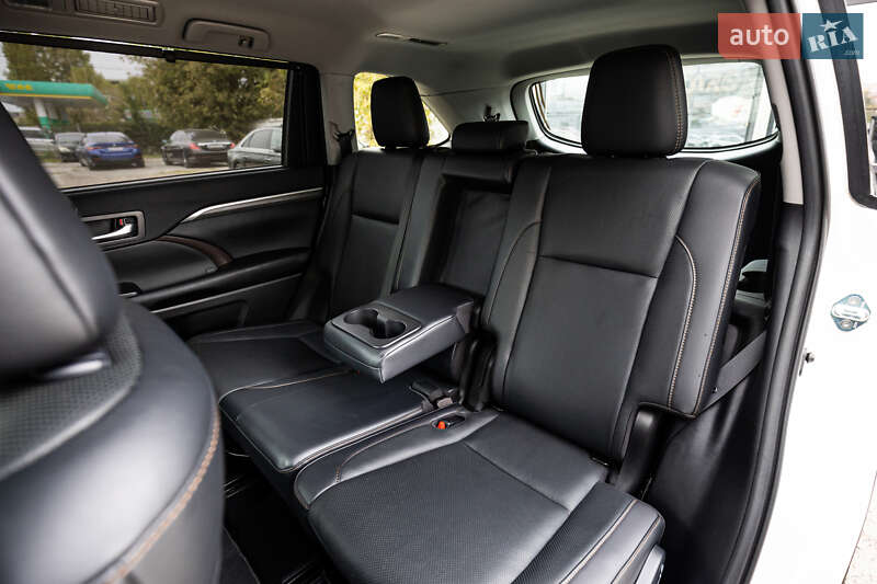 Позашляховик / Кросовер Toyota Highlander 2019 в Києві фото 52 Позашляховик / Кросовер Toyota Highlander 2019 в Києві