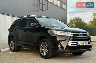Позашляховик / Кросовер Toyota Highlander 2017 в Києві