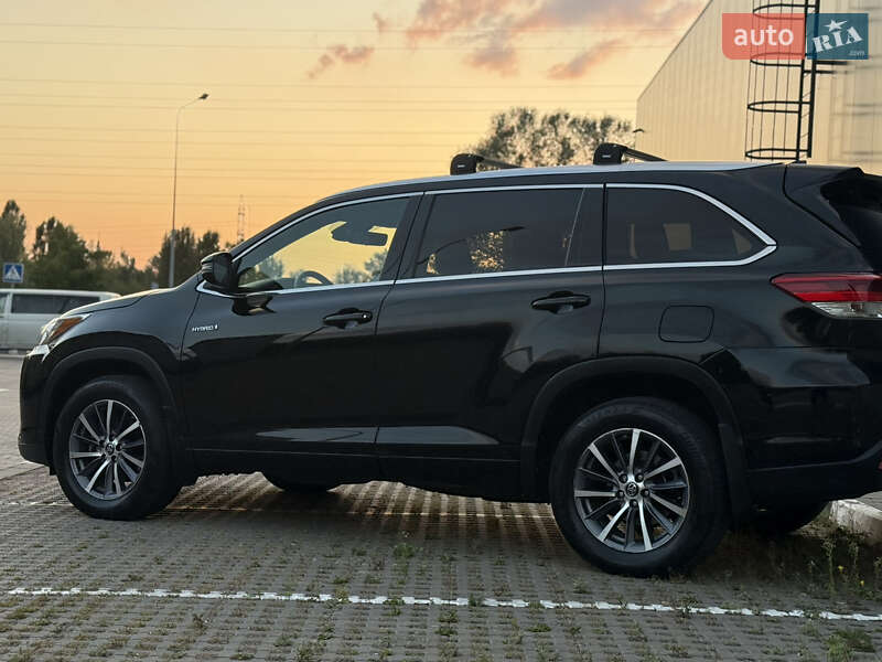 Внедорожник / Кроссовер Toyota Highlander 2017 в Киеве фото 5 Внедорожник / Кроссовер Toyota Highlander 2017 в Киеве
