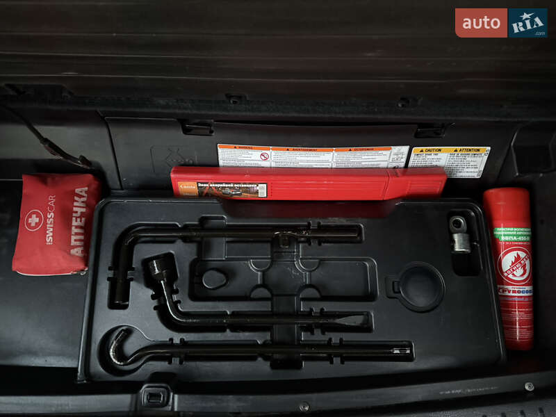 Внедорожник / Кроссовер Toyota Highlander 2017 в Киеве фото 42 Внедорожник / Кроссовер Toyota Highlander 2017 в Киеве