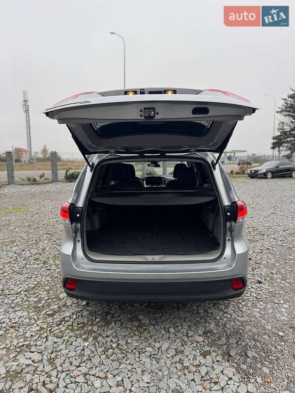 Внедорожник / Кроссовер Toyota Highlander 2017 в Бродах