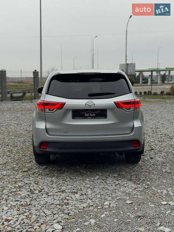Внедорожник / Кроссовер Toyota Highlander 2017 в Бродах