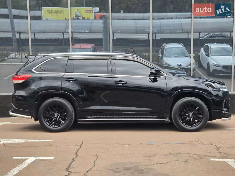 Внедорожник / Кроссовер Toyota Highlander 2017 в Киеве фото 4 Внедорожник / Кроссовер Toyota Highlander 2017 в Киеве