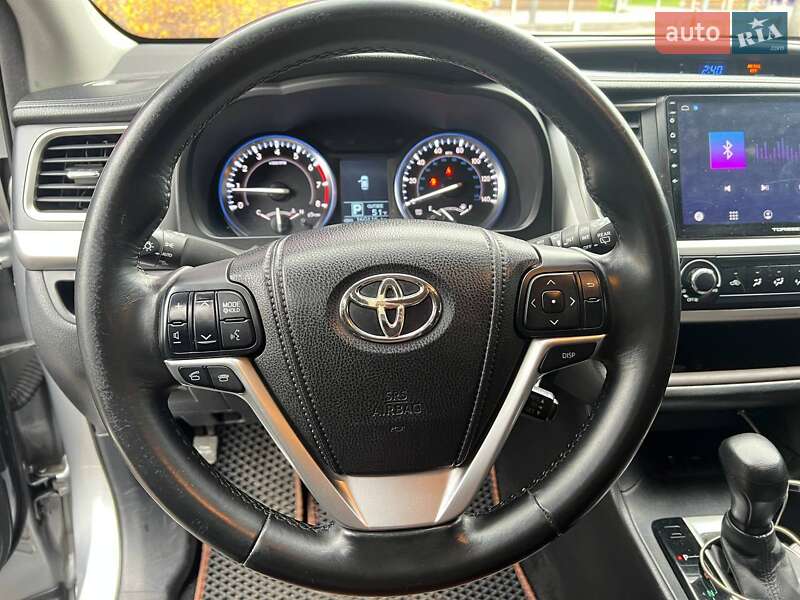 Внедорожник / Кроссовер Toyota Highlander 2014 в Киеве