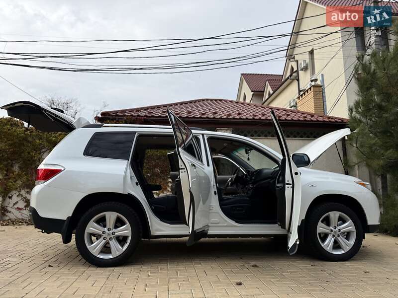 Внедорожник / Кроссовер Toyota Highlander 2011 в Одессе