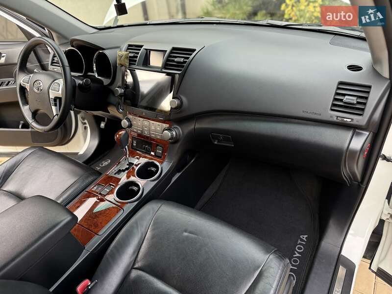 Внедорожник / Кроссовер Toyota Highlander 2011 в Одессе