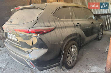 Позашляховик / Кросовер Toyota Highlander 2020 в Києві