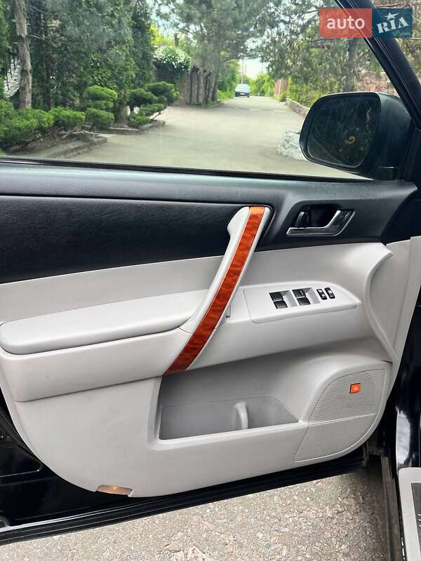 Позашляховик / Кросовер Toyota Highlander 2008 в Києві