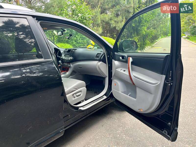 Позашляховик / Кросовер Toyota Highlander 2008 в Києві