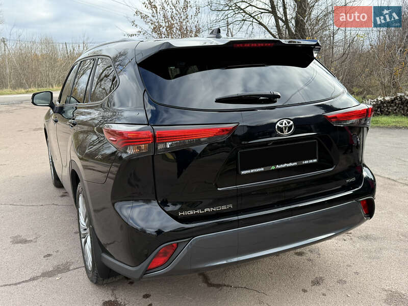 Внедорожник / Кроссовер Toyota Highlander 2022 в Киеве